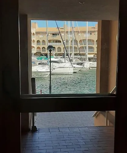 Les Iles D'or Au Port De Grand Climatise Hyères