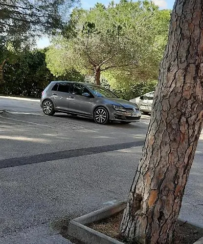 Les Iles D'or Au Port De Grand Climatise